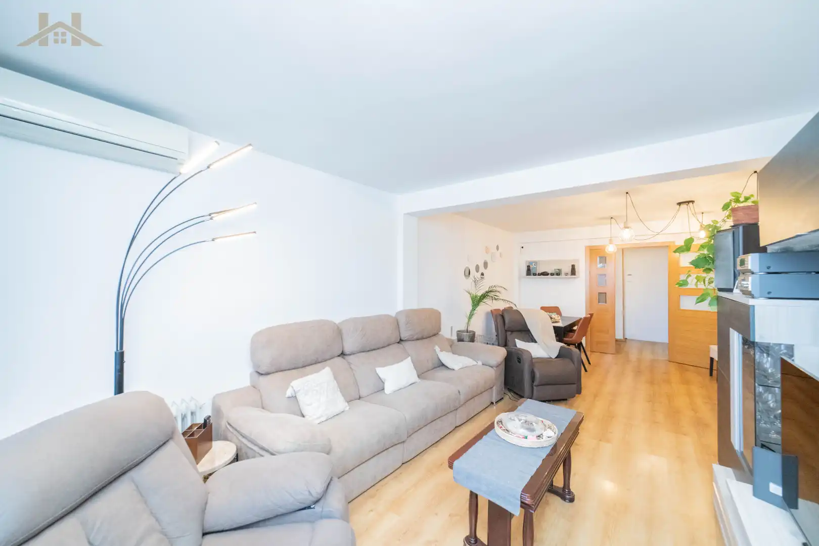 Sala de estar de Dúplex en venta en Móstoles con Aire acondicionado, Calefacción y Parquet