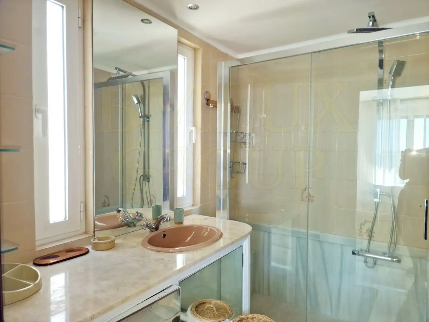 Bany de Casa o xalet de lloguer en Marbella amb Aire condicionat, Jardí privat i Terrassa