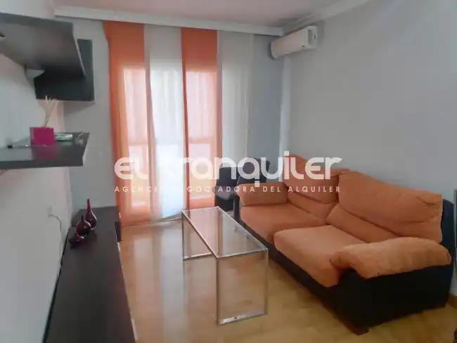 Sala d'estar de Pis de lloguer en Madrid amb Aire condicionat, Terrassa i Moblat