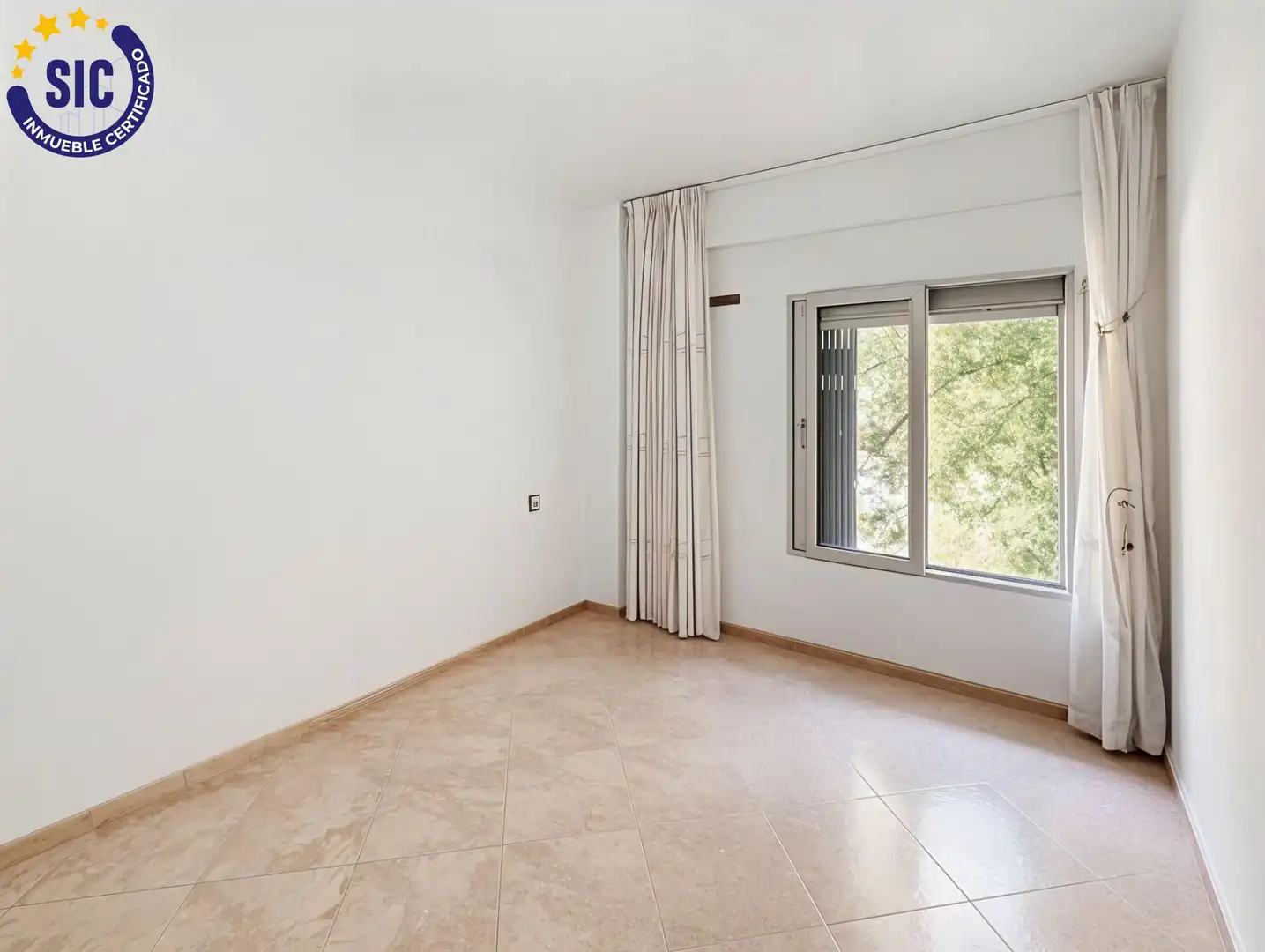 Habitación de Piso en venta en Valencia con Aire acondicionado, Calefacción y Terraza