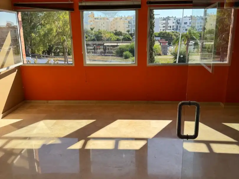 Local de lloguer en Torremolinos amb Aire condicionat