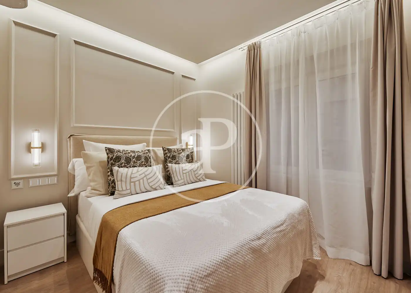 Bedroom of Flat for sale in Madrid  with Air Conditioner, Heating and Furnished