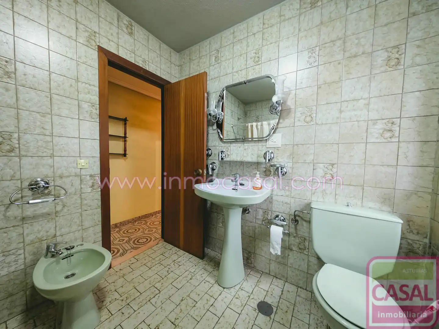 Bathroom of Flat for sale in Langreo  with Heating