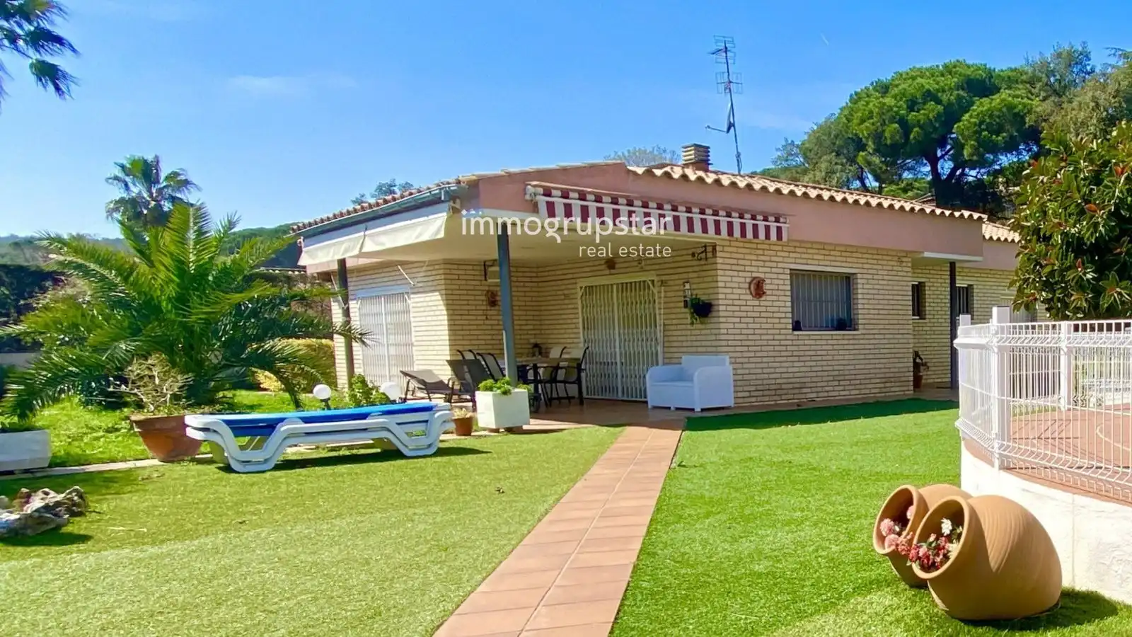 Vista exterior de Casa o xalet en venda en Calonge i Sant Antoni amb Calefacció, Terrassa i Piscina