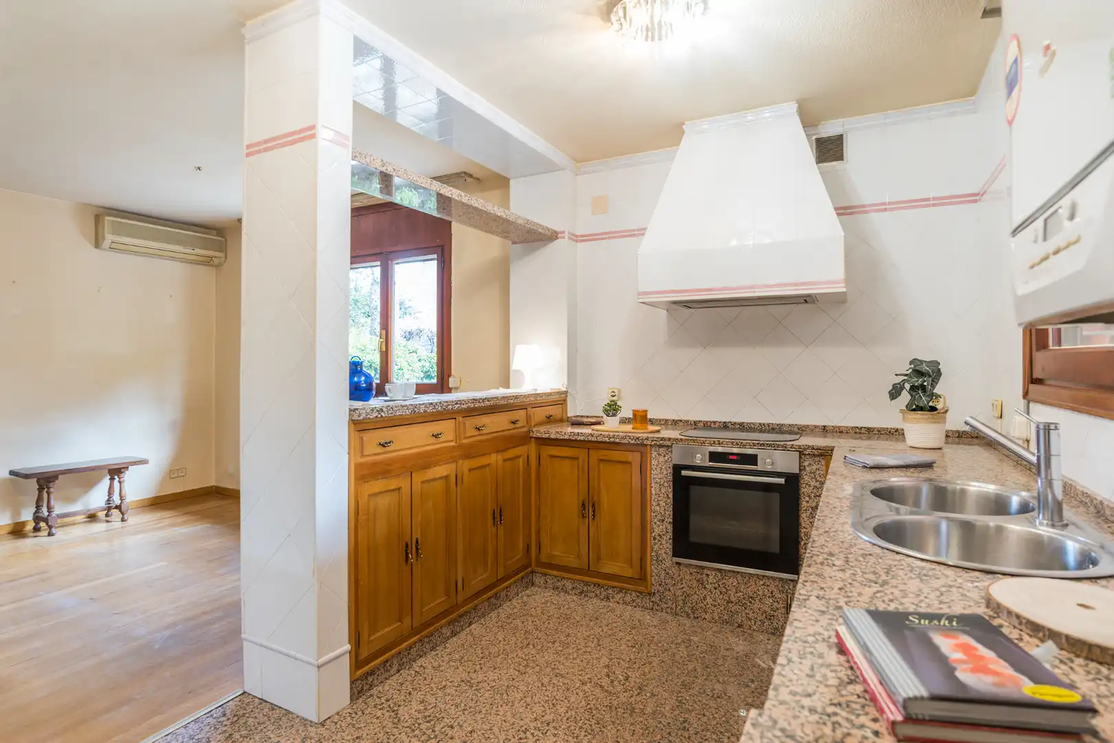 Kitchen of Houses for sale in Pozuelo de Alarcón  with Air Conditioner, Heating and Private garden