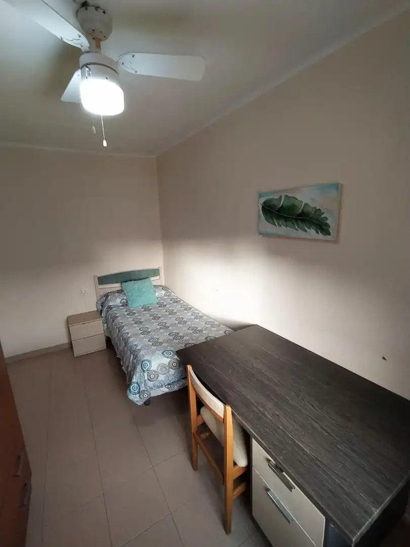 Habitación de Piso de alquiler en Almería con Amueblado y Balcón
