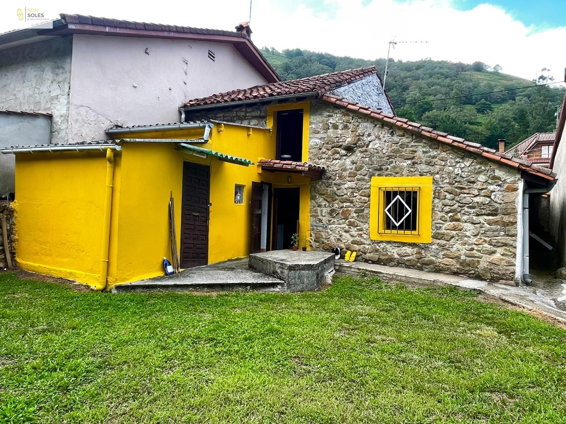 Vista exterior de Finca rústica en venda en Arenas de Iguña amb Jardí privat i Alarma