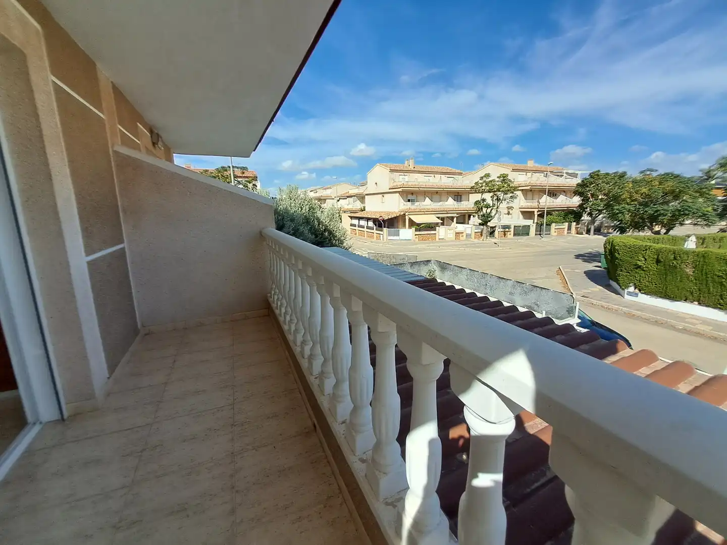 Adosado con terraza en venta en Avenida del Mare Nostrum, imagen 2