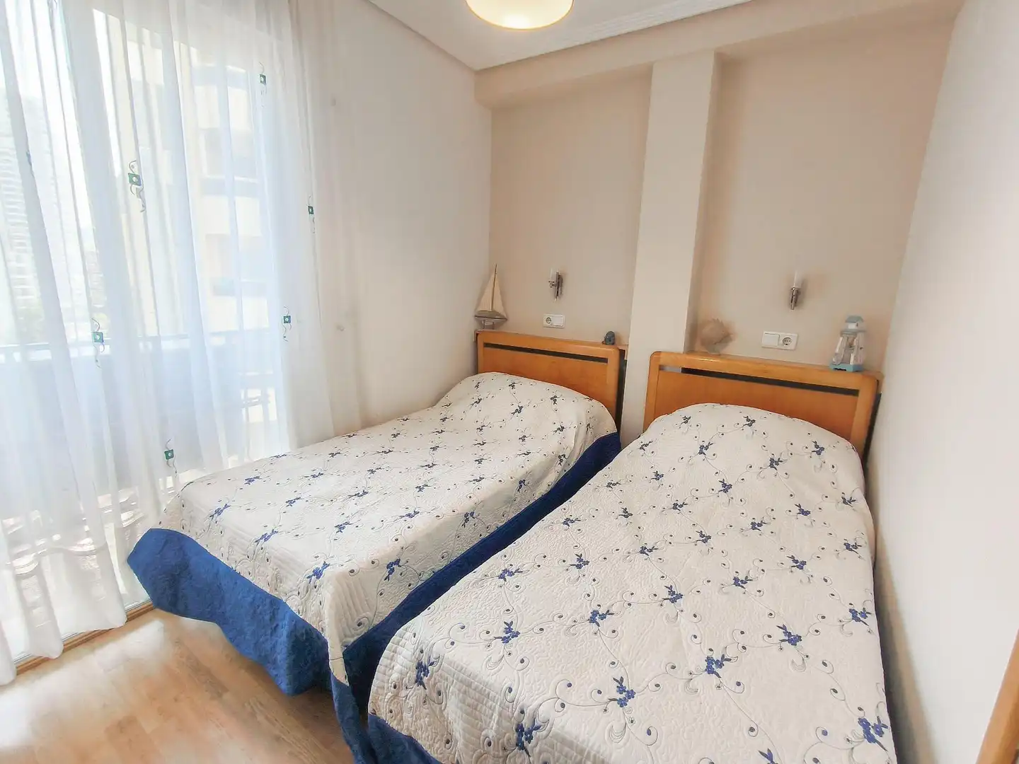 Schlafzimmer von Wohnung zum Verkauf in Benidorm mit Klimaanlage, Parkett und Terrasse