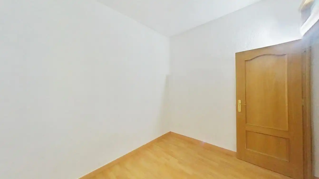 Habitación de Piso en venta en Madrid con Calefacción