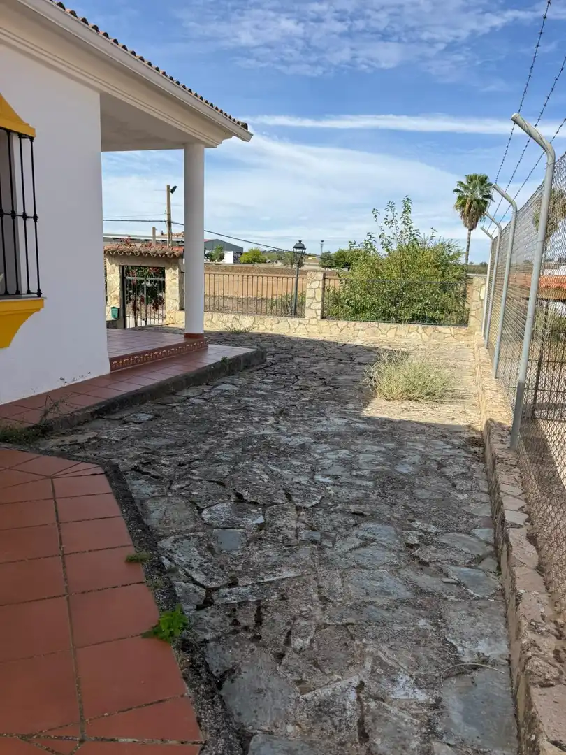 Houses for sale in Encinasola, Huelva
