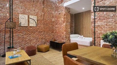 Photo 2 of Study to share in San Diego, Madrid