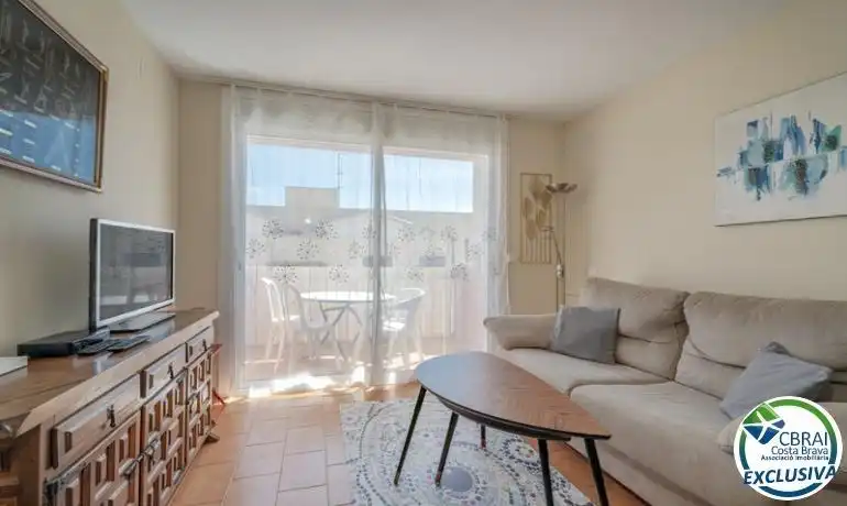 Sala d'estar de Apartament en venda en Empuriabrava amb Aire condicionat i Terrassa