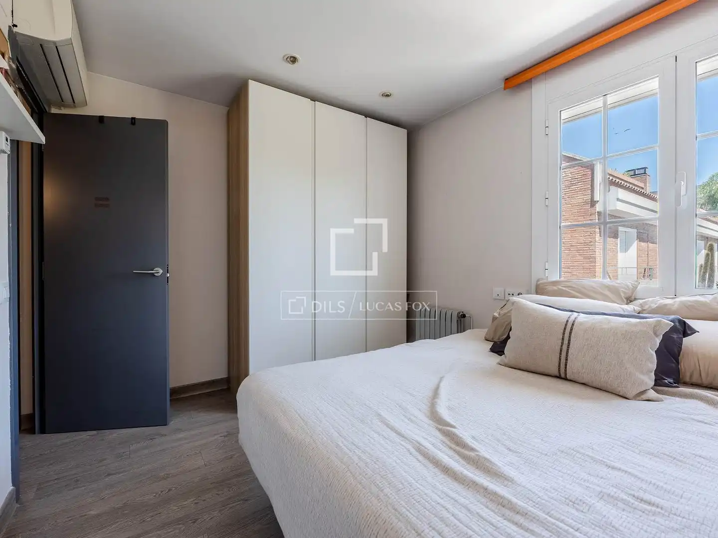 Dormitori de Casa o xalet en venda en Esplugues de Llobregat amb Aire condicionat, Calefacció i Terrassa