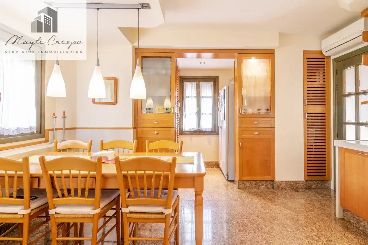 Comedor de Casa o chalet en venta en La Zubia con Aire acondicionado, Calefacción y Jardín privado
