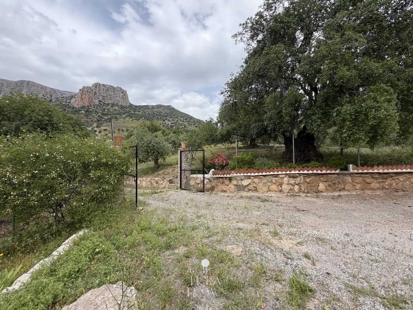 Finca rústica en venta en Álora con Jardín privado y Amueblado