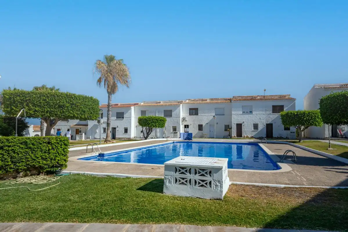Piscina de Casa adosada en venta en Orihuela con Calefacción, Jardín privado y Piscina