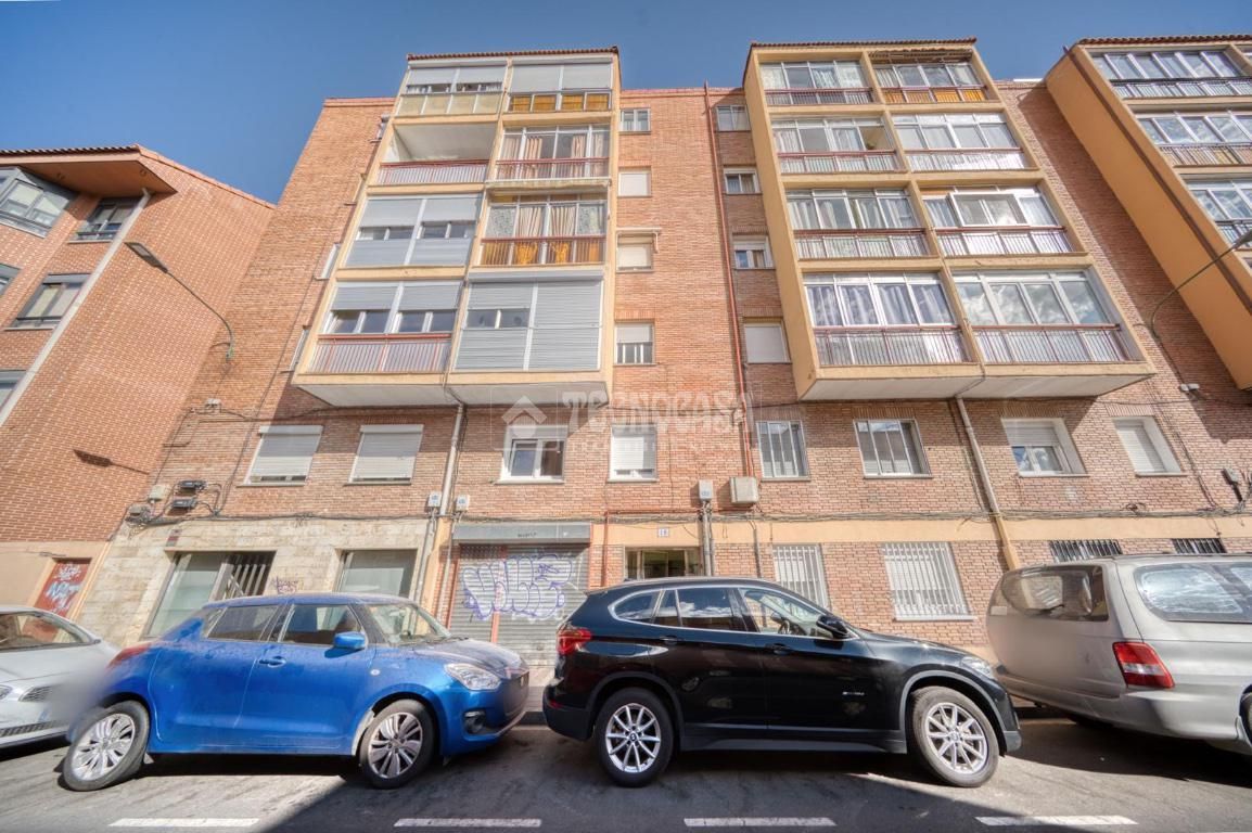 Exterior view of Flat for sale in Valladolid Capital  with Heating