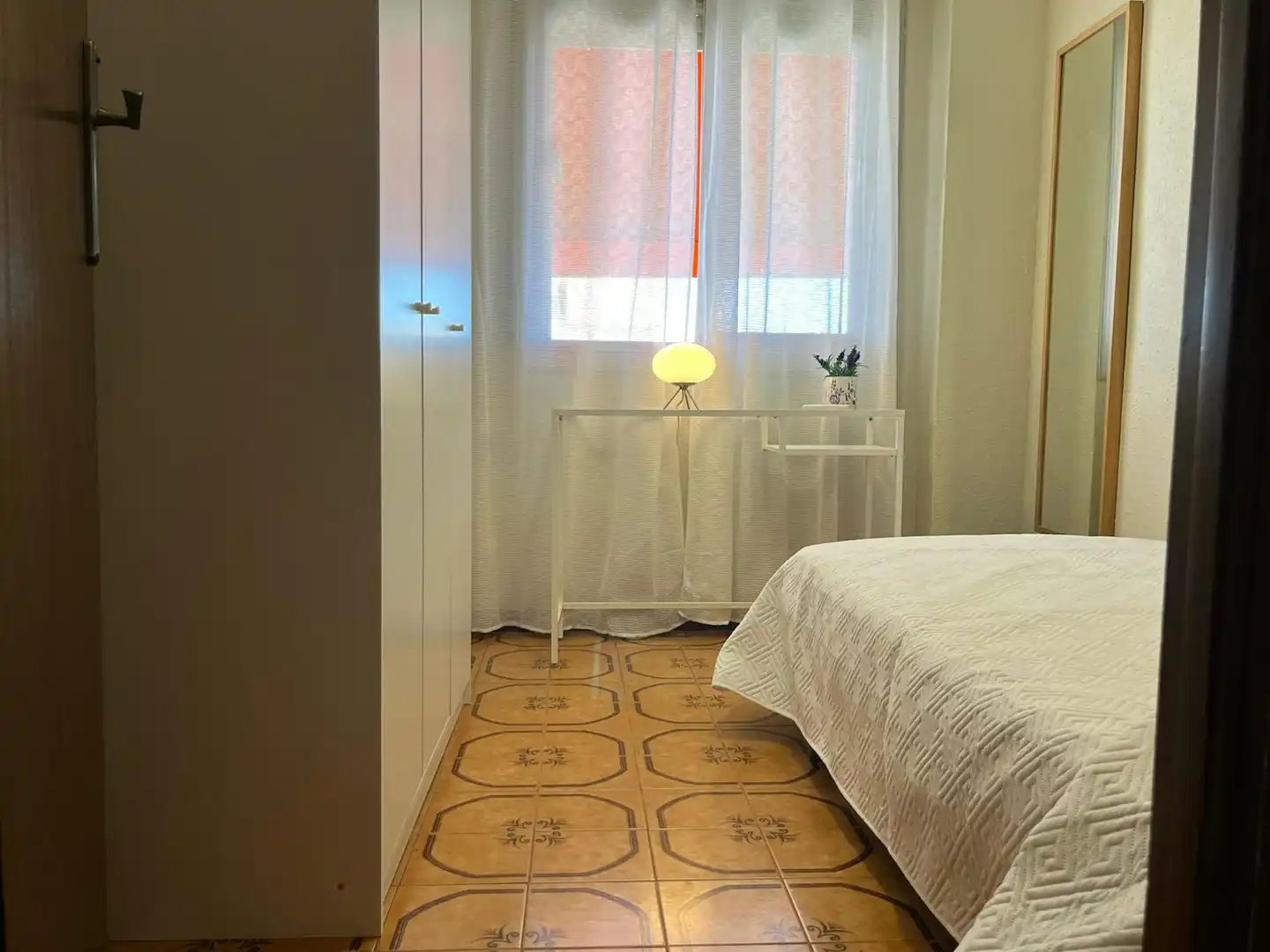 Dormitori de Pis per a compartir en Barcelona amb Moblat i Rentadora