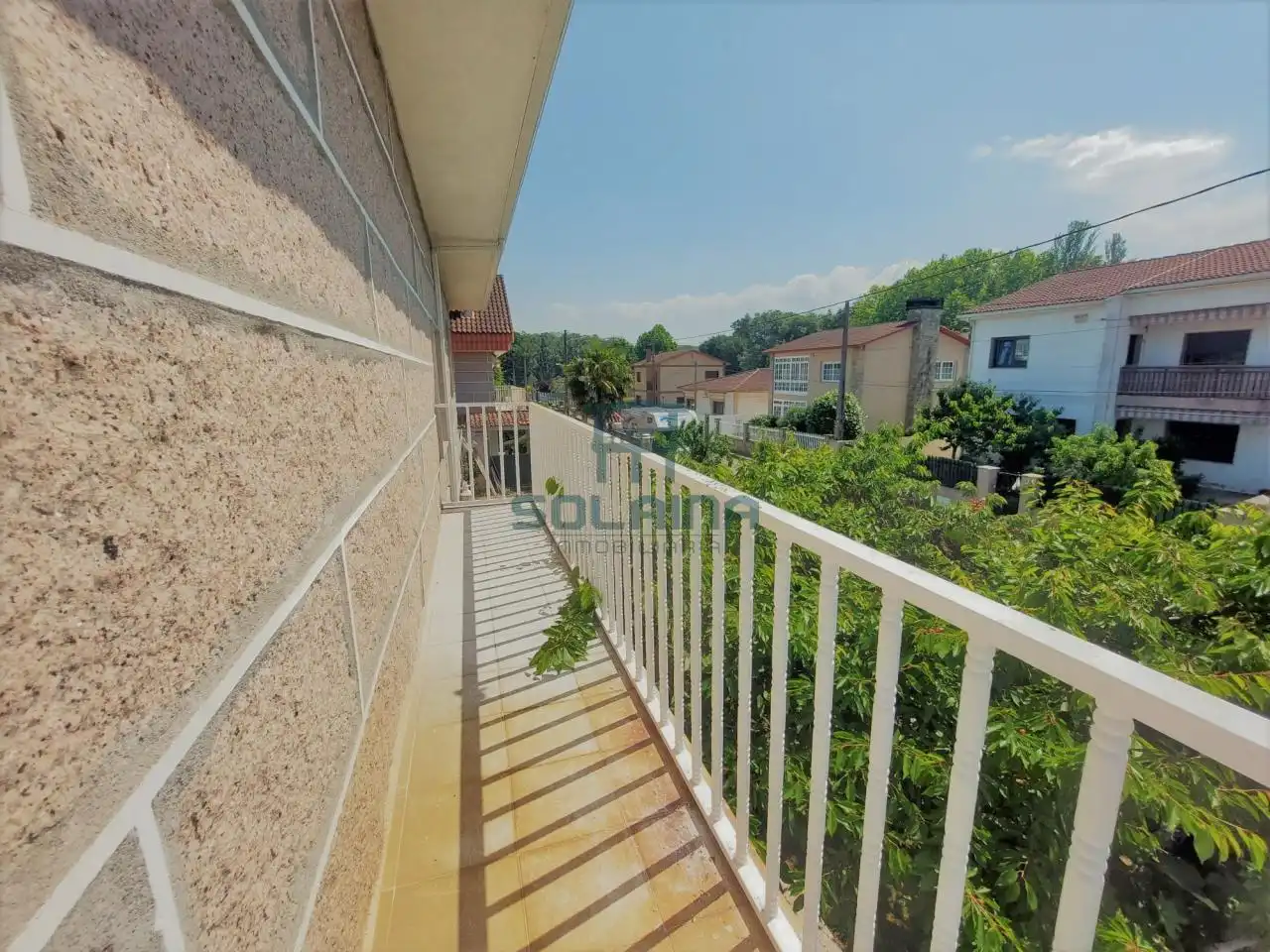 Terrassa de Casa adosada en venda en San Cibrao das Viñas amb Calefacció, Jardí privat i Parquet
