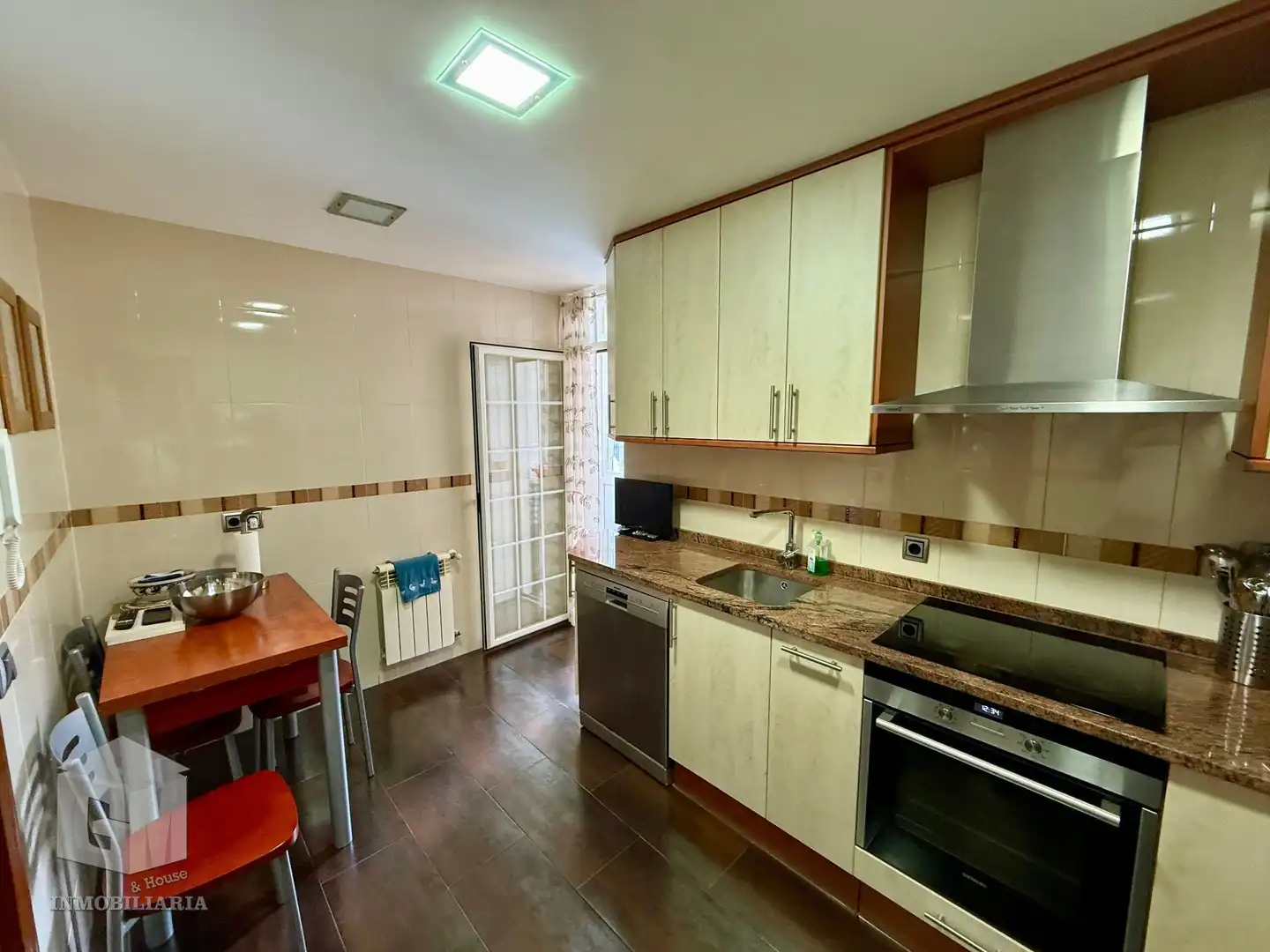 Kitchen of Flat for sale in Ensanche