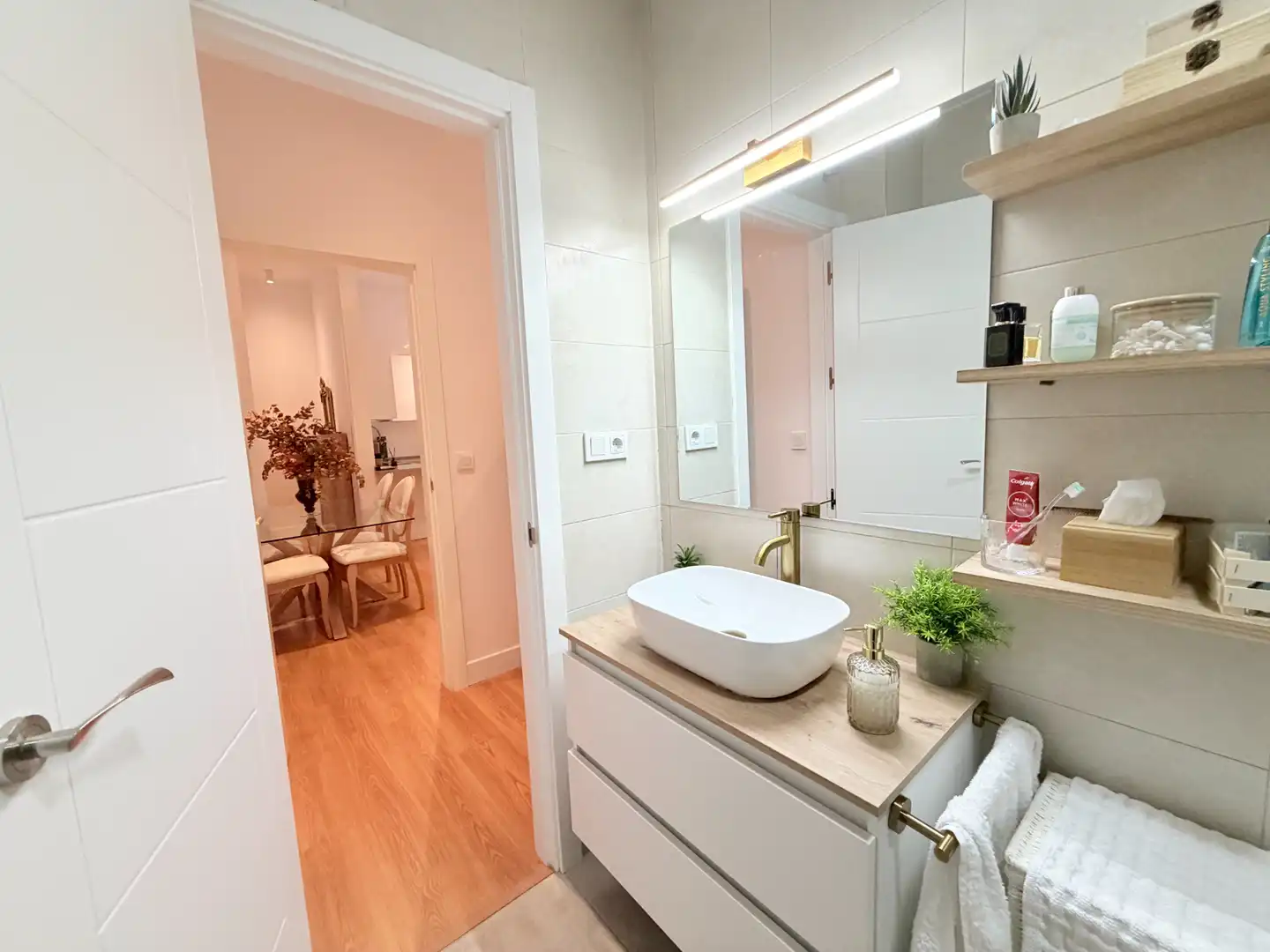 Bathroom of Apartments for rent in Sevilla  with Air Conditioner, Heating and Parquet flooring