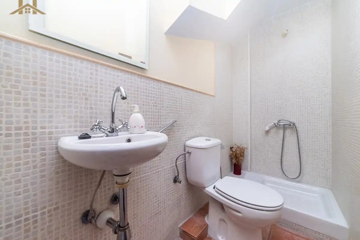 Baño de Casa adosada en venta en Boadilla del Monte con Aire acondicionado, Calefacción y Jardín privado