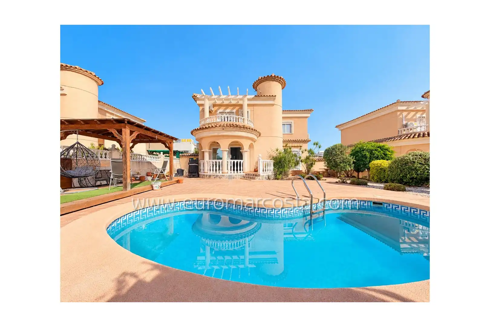 Chalet con piscina en venta en Calle Helsinki, imagen 25