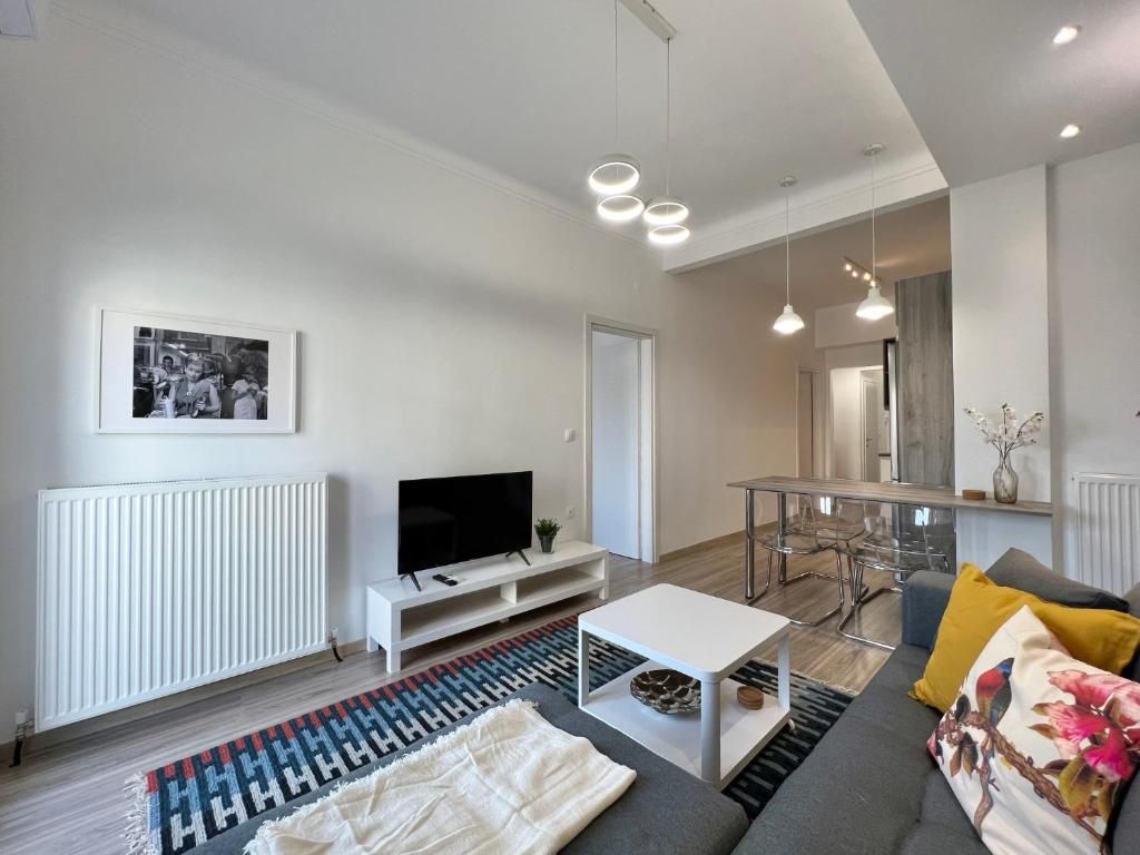 Living room of Flat to rent in Girona Capital  with Air Conditioner, Furnished and TV