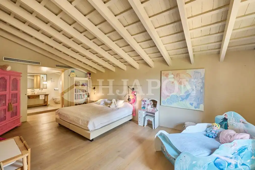 Schlafzimmer von Haus oder Chalet zum Verkauf in Alella mit Klimaanlage, Heizung und Privatgarten