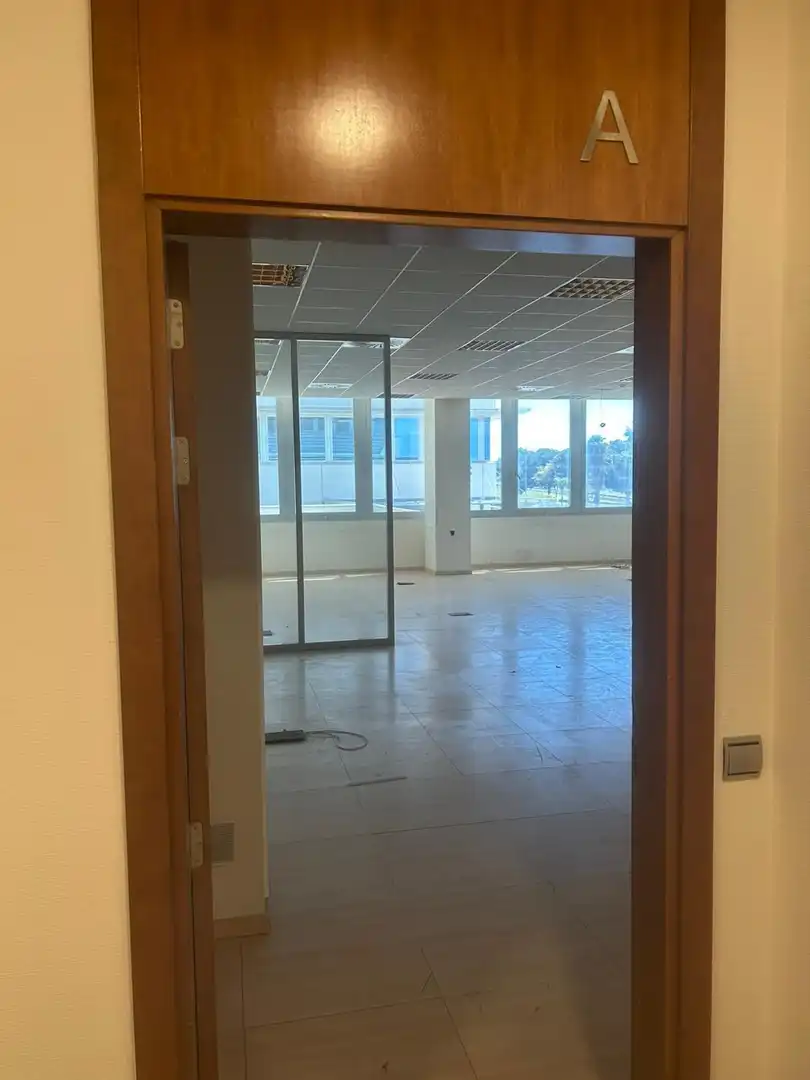Oficina de lloguer a Fuente del Jarro, imagen 6