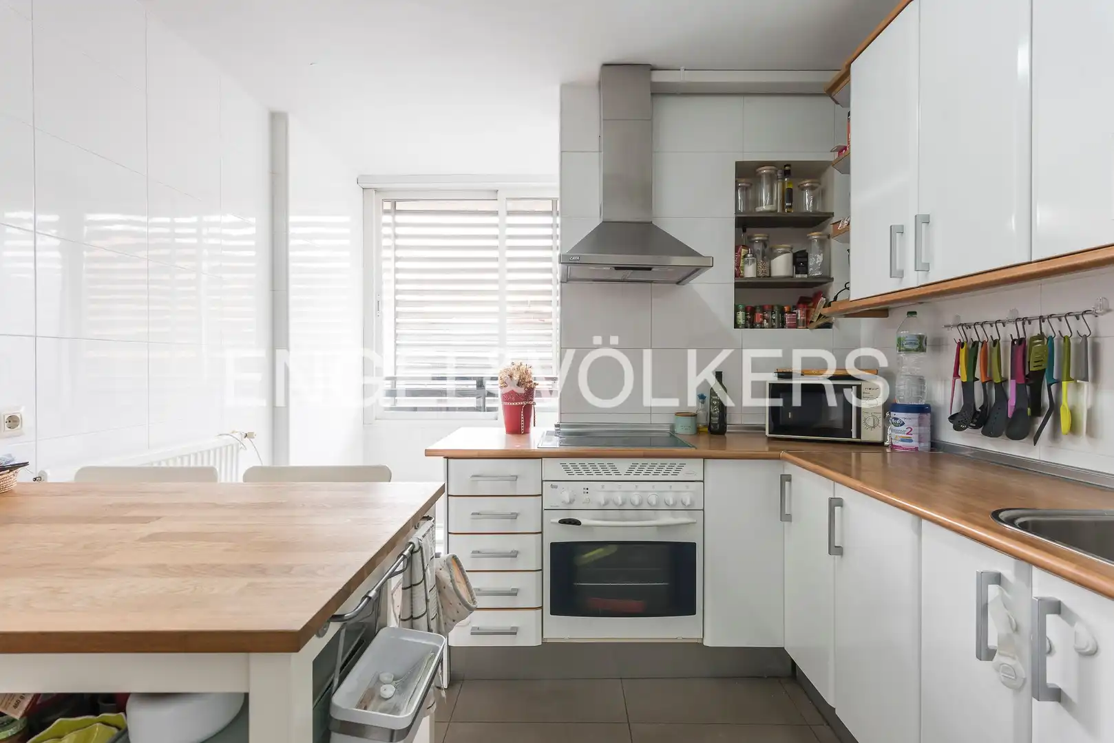 Kitchen of Flat for sale in Madrid  with Air Conditioner, Heating and Parquet flooring