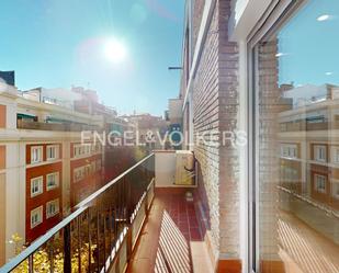 Exterior view of Apartment for sale in  Barcelona Capital  with Air Conditioner, Heating and Balcony