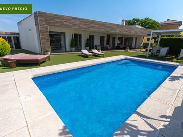 Xalet amb piscina en venda a Santa Pola ciudad