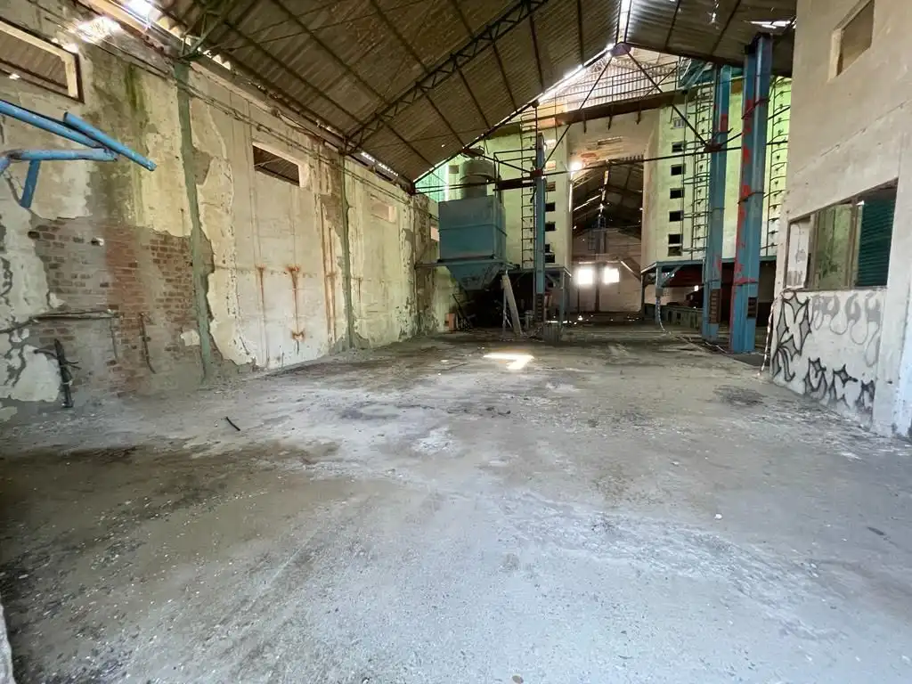 Industrial buildings for sale in Galisteo