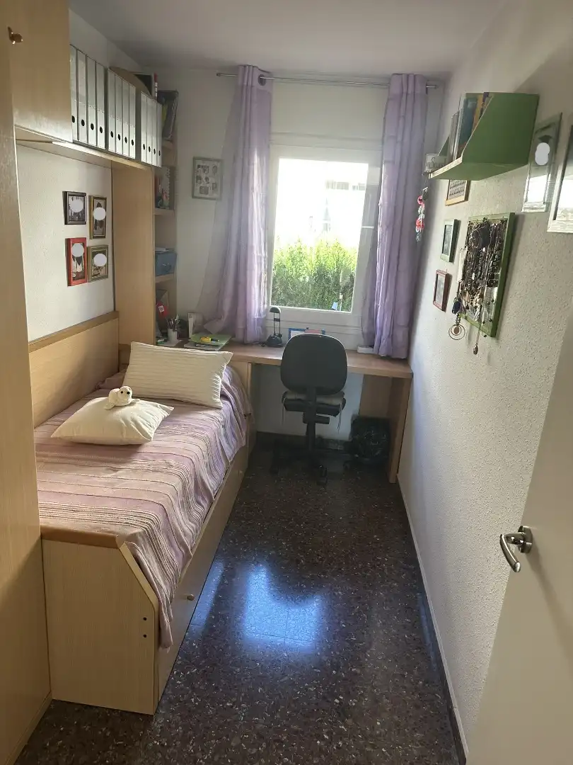 Habitación de Casa adosada en venta en Santa Coloma de Gramenet con Terraza y Balcón