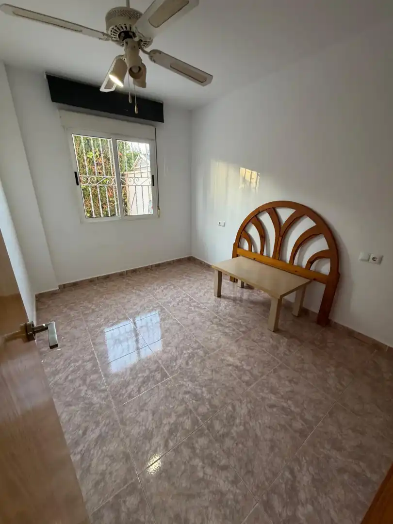 Dormitori de Casa adosada en venda en Torrevieja amb Aire condicionat, Calefacció i Jardí privat