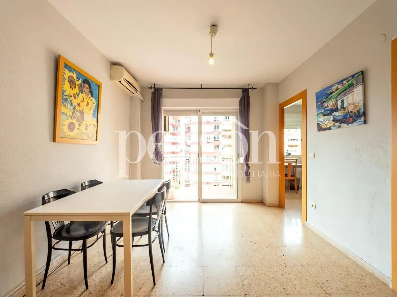 Habitación de Piso de alquiler en Valencia con Aire acondicionado, Amueblado y Balcón