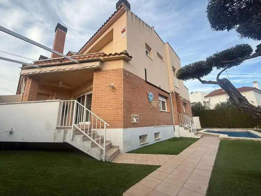 House with pool for sale in Miami Platja, imagen 3