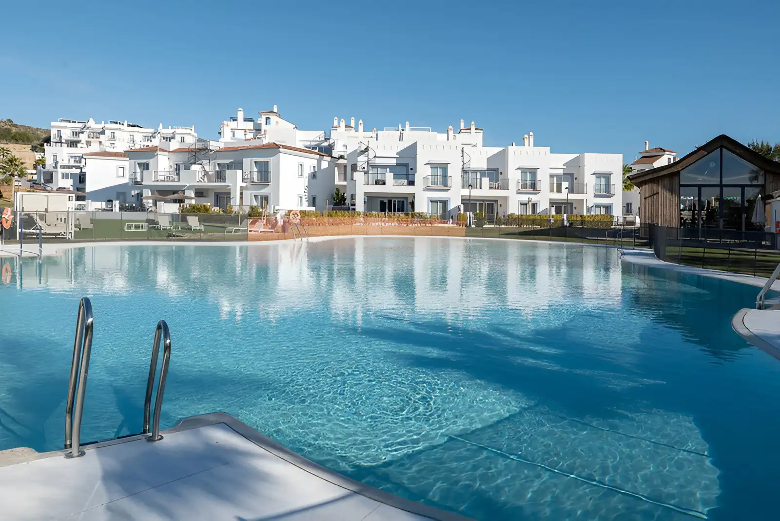 Habitatge amb piscina en venda a Benamara - Atalaya