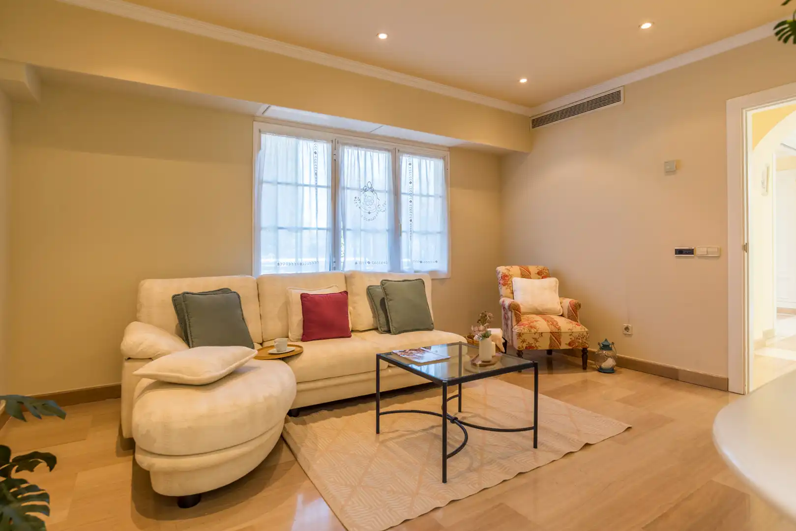 Sala d'estar de Casa o xalet de lloguer en Pozuelo de Alarcón amb Aire condicionat, Calefacció i Jardí privat