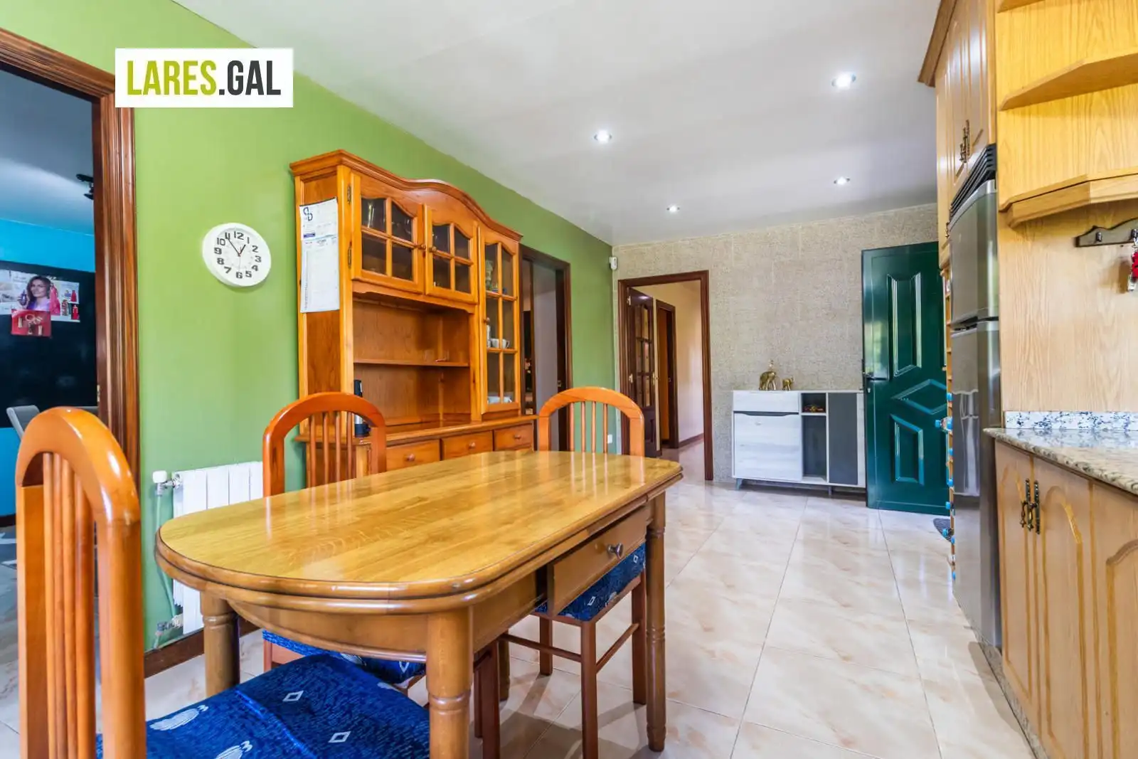 Menjador de Casa o xalet en venda en Cangas  amb Calefacció, Terrassa i Traster