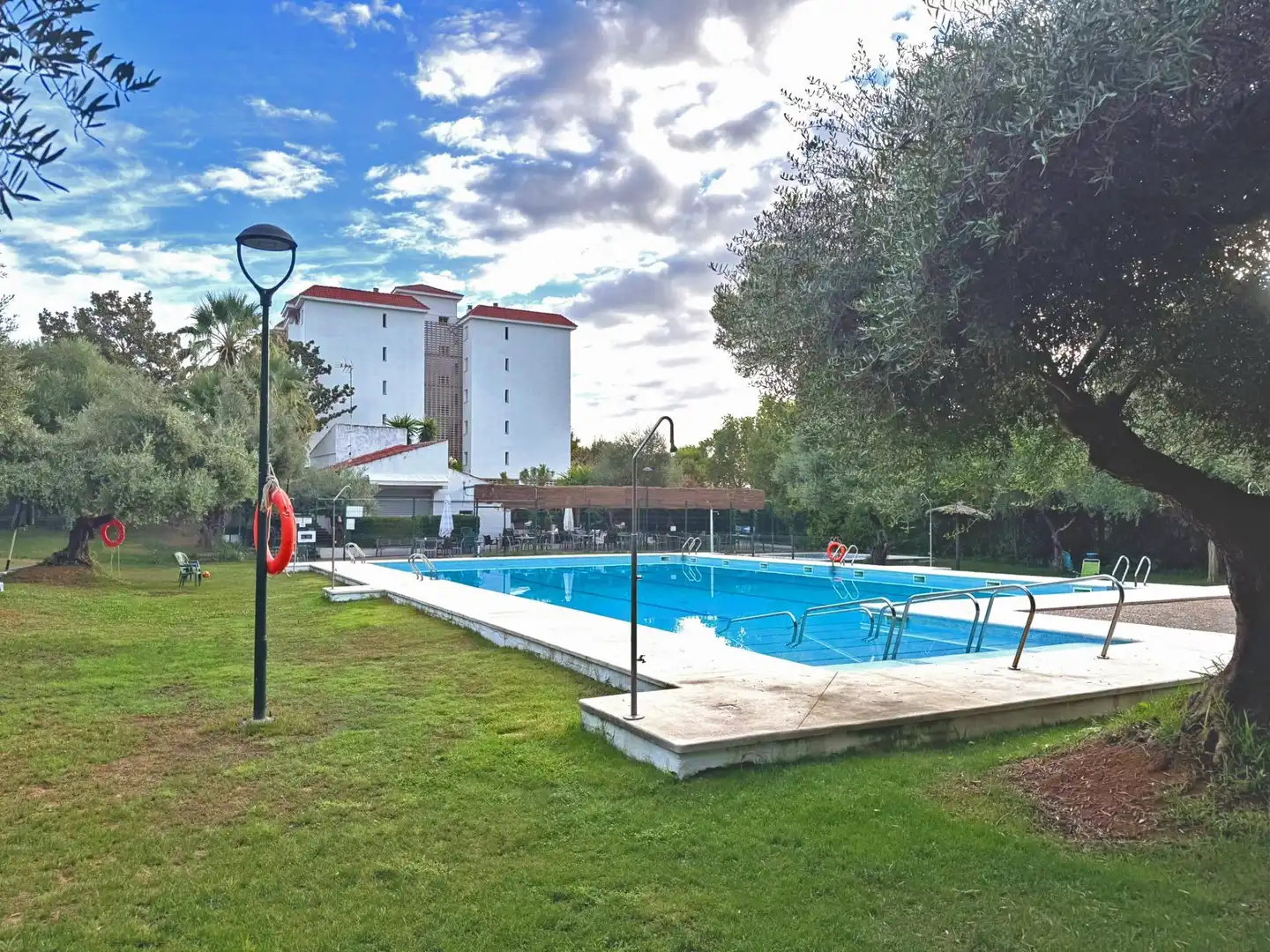 Piscina de Pis en venda en Mairena del Aljarafe amb Aire condicionat, Calefacció i Jardí privat
