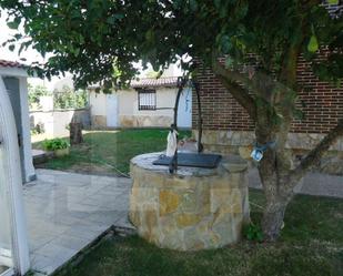 Jardí de Casa adosada en venda en Medina de Pomar amb Calefacció, Piscina i Balcó