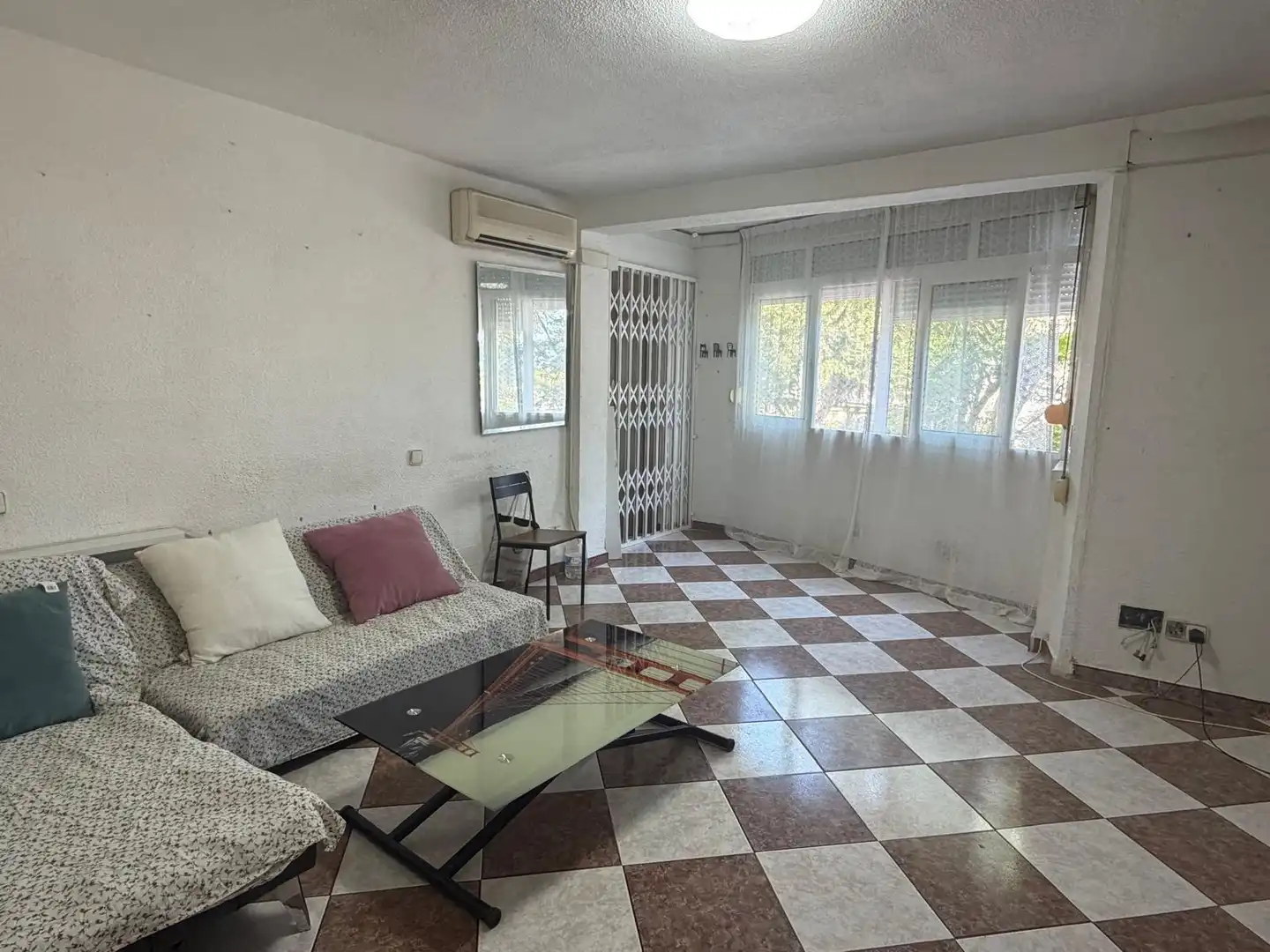 Sala d'estar de Pis en venda en Torremolinos amb Alarma i Piscina comunitària