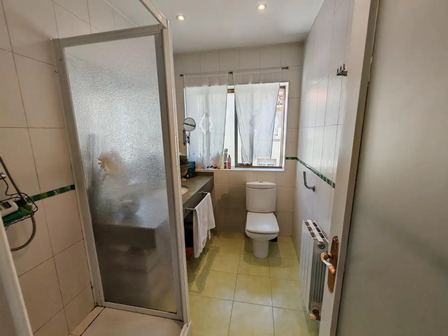 Baño de Piso en venta en Santander con Calefacción
