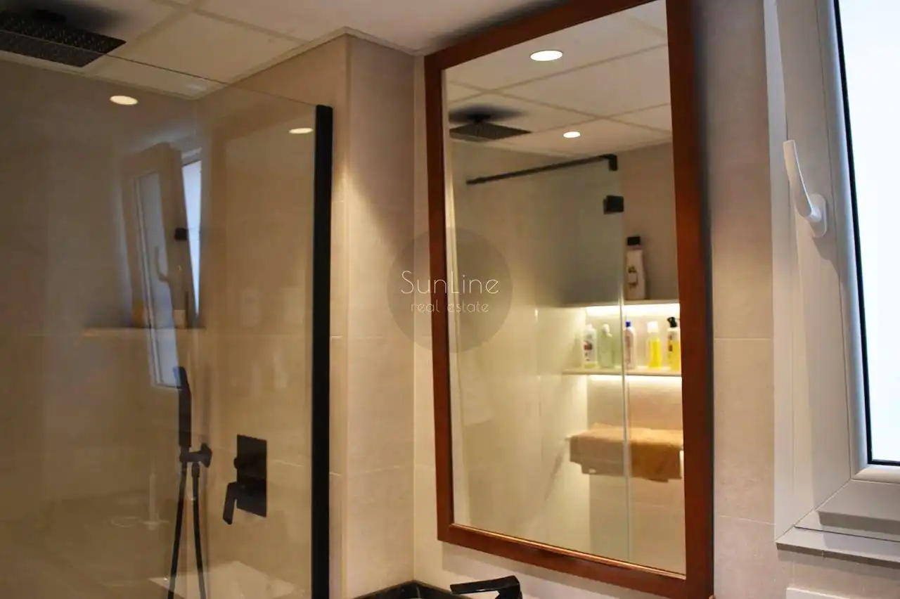 Badezimmer von Wohnung zum Verkauf in Gandia mit Klimaanlage, Terrasse und Möbliert