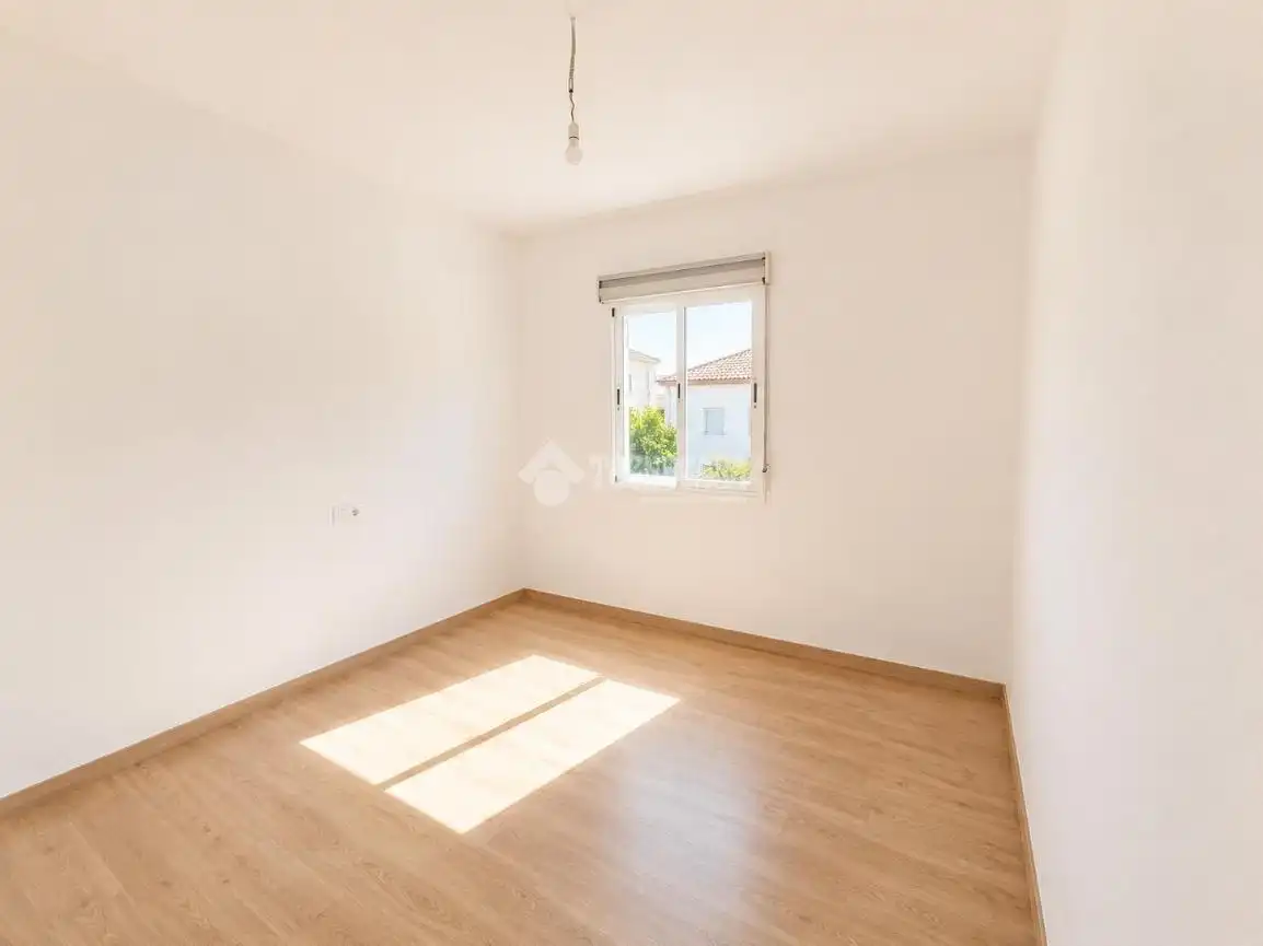 Casa adosada en venta en Calle Manuel Estiarte, Guillena pueblo
