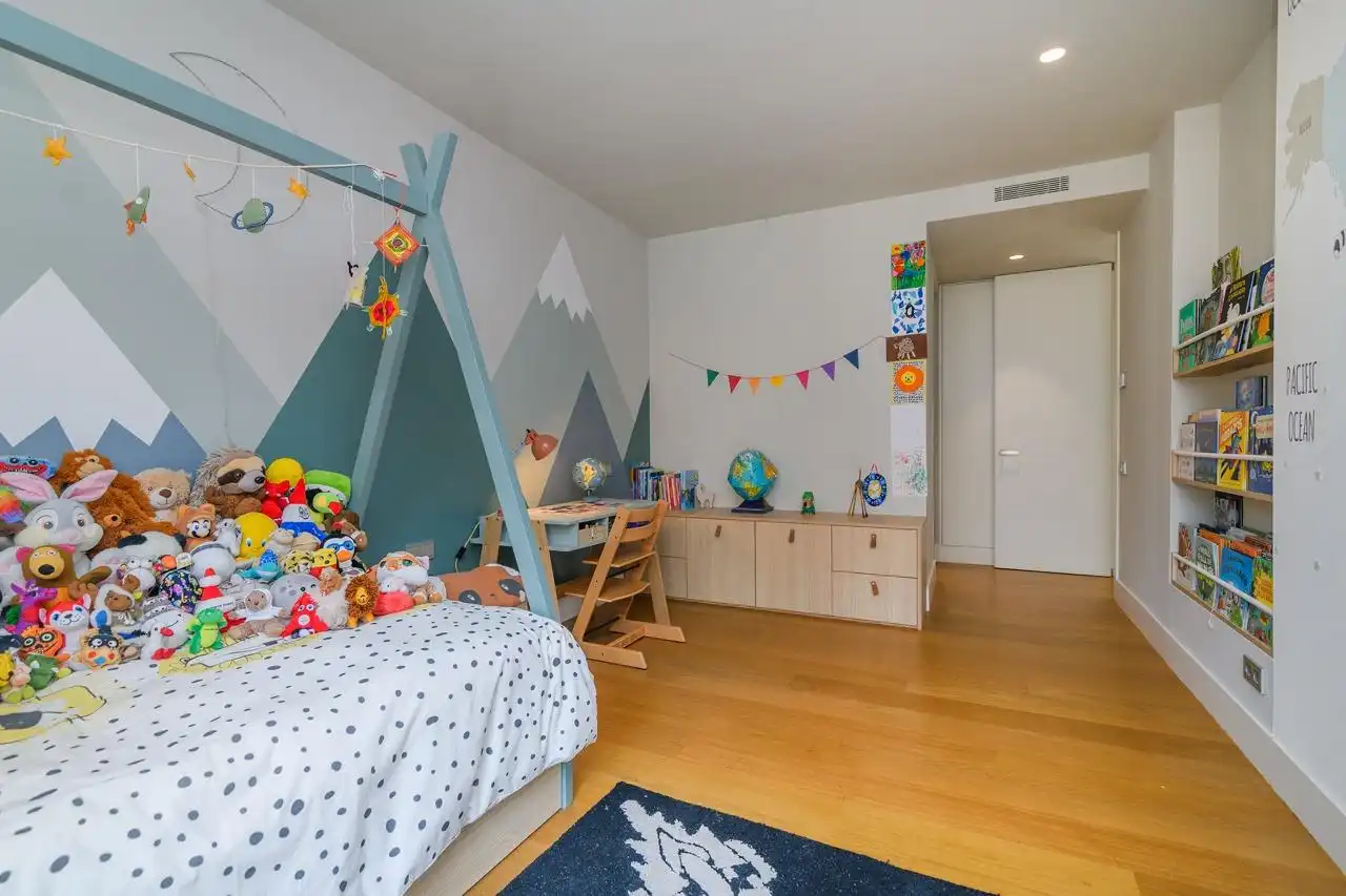 Schlafzimmer von Dachboden zum Verkauf in Barcelona mit Klimaanlage, Heizung und Terrasse