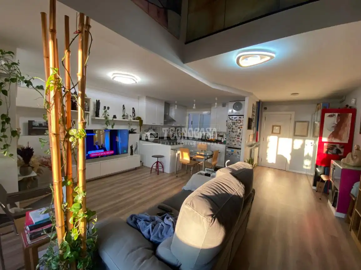 Sala d'estar de Àtic en venda en Barcelona amb Aire condicionat